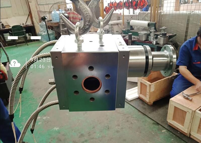 thermoplastic extrusion pump