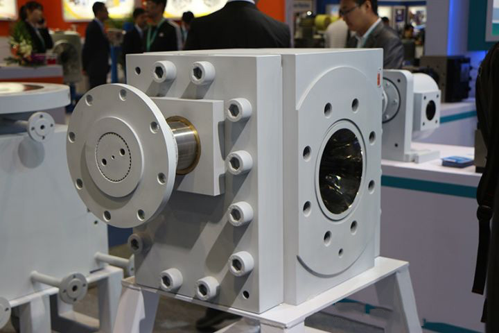 thermoplastic extrusion pump