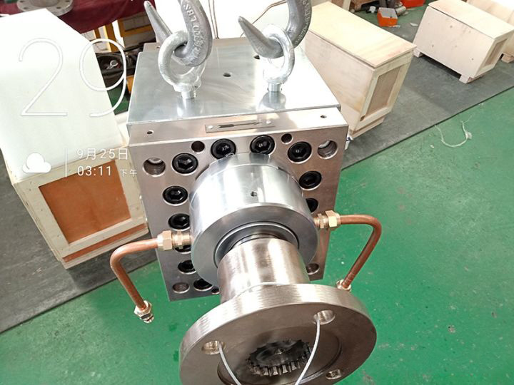 extrusion melt gear pump